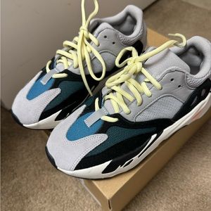 Yezzy boost 700 size 6 1/2